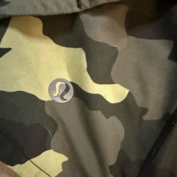 Lululemon Speed Up Short 2.5”Low Rise Heritage 365 Camo Crispin Green Multi Sz 4 - Picture 8 of 9